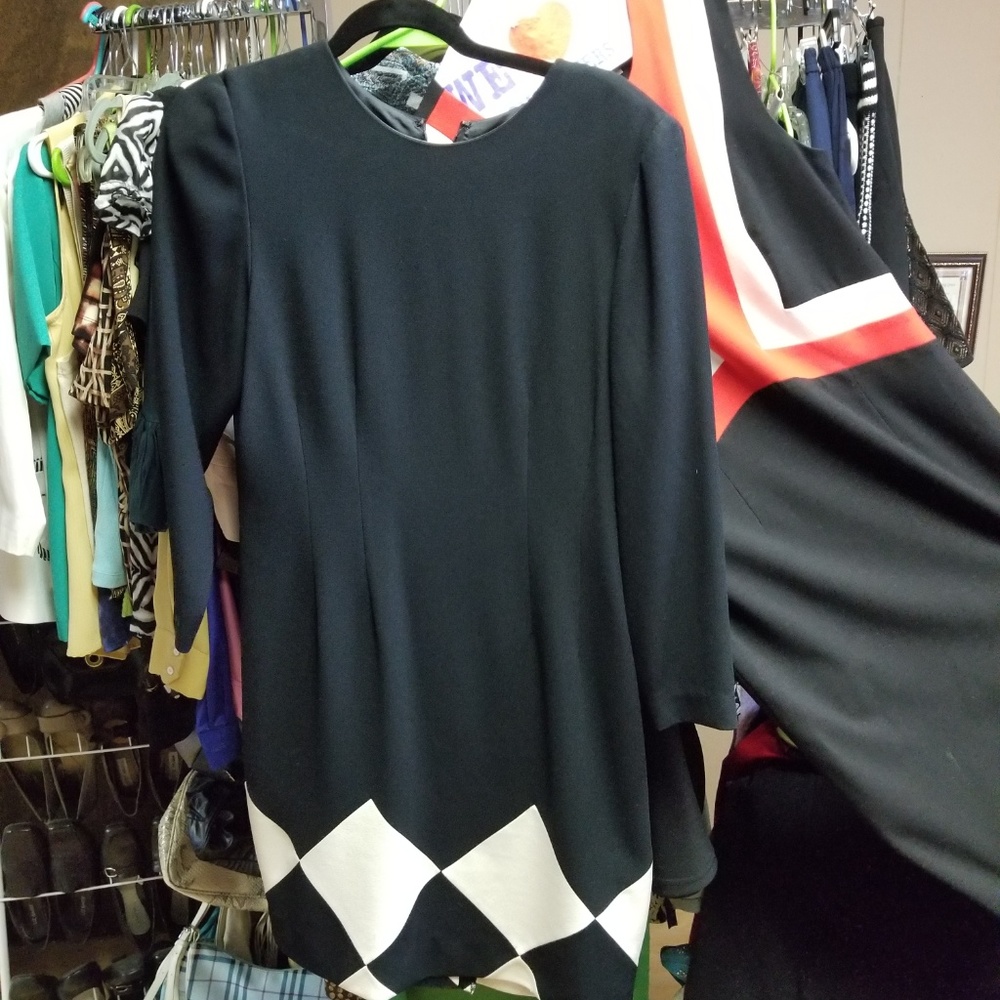 Clothing - Picture 5 of 8